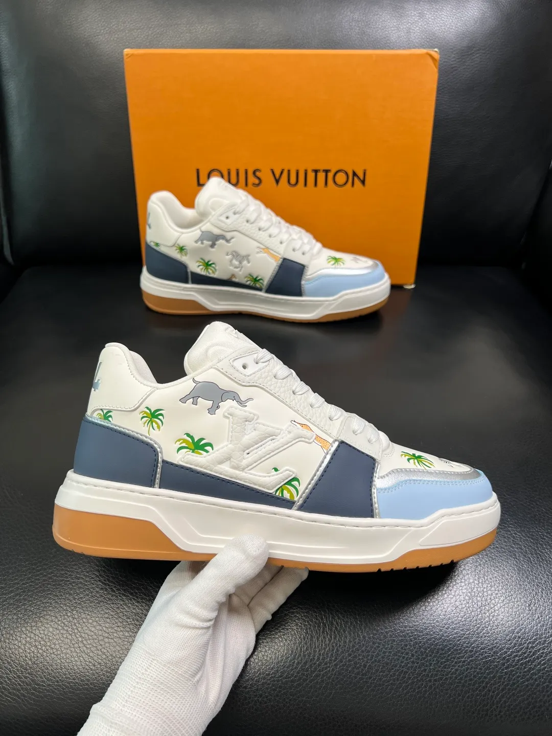 Men's shoes 💰 940 Lv high quality top crafts Louis Vuitton, sports sneakers counter synchronization, uppers imported from Italy, high-quality splicing colorful complex crafts, imported mesh pads soft and comfortable, soles: original soles specially provided by the original factory, T men's shoes 💰U exclusive movable molded soles super comfortable, original factory single goods, code number 39-44 (customized 38 45)